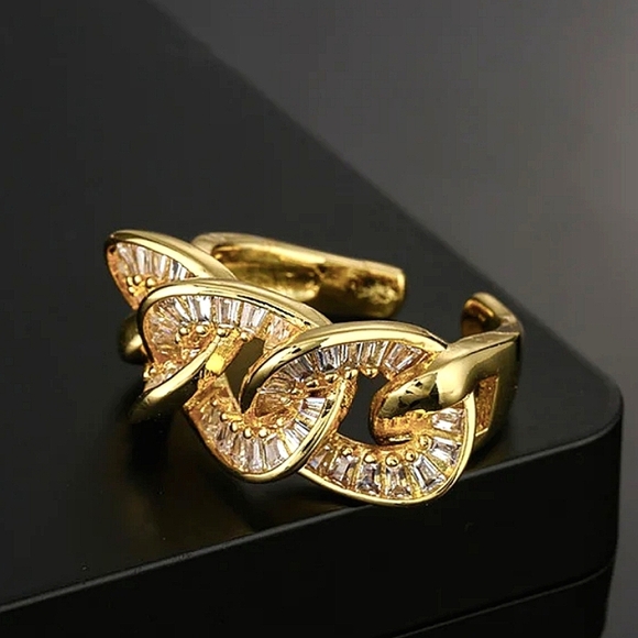 Gold Zircon Baguette Twisted Ring - Picture 8 of 8